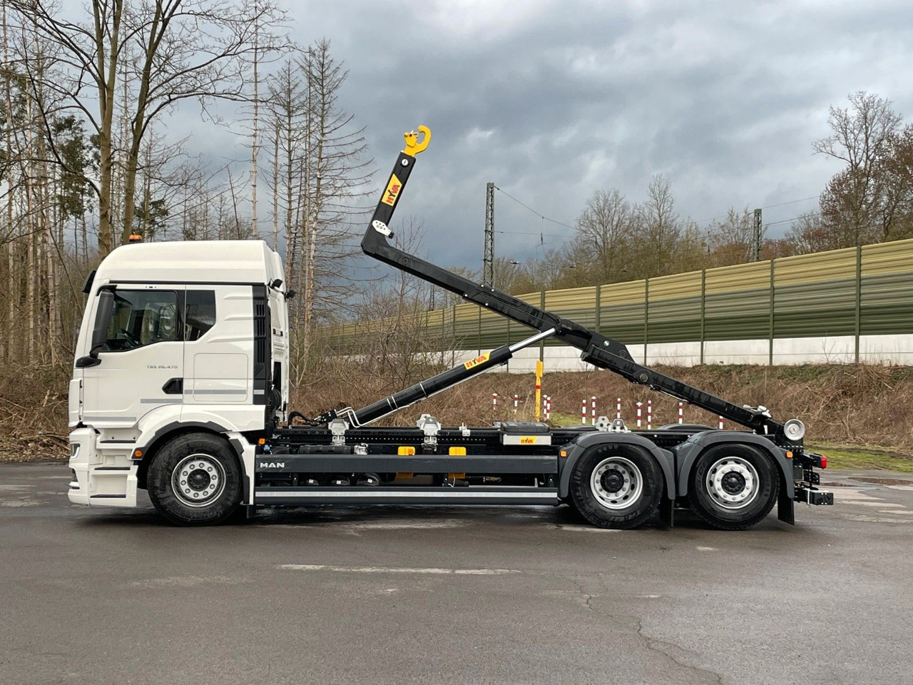 MAN TGS 26.480 6x2 Retarder Hyva 20-60 Abrollkipper - Pacēlājs ar āķi: foto 3 MAN TGS 26.480 6x2 Retarder Hyva 20-60 Abrollkipper - Pacēlājs ar āķi: foto 3