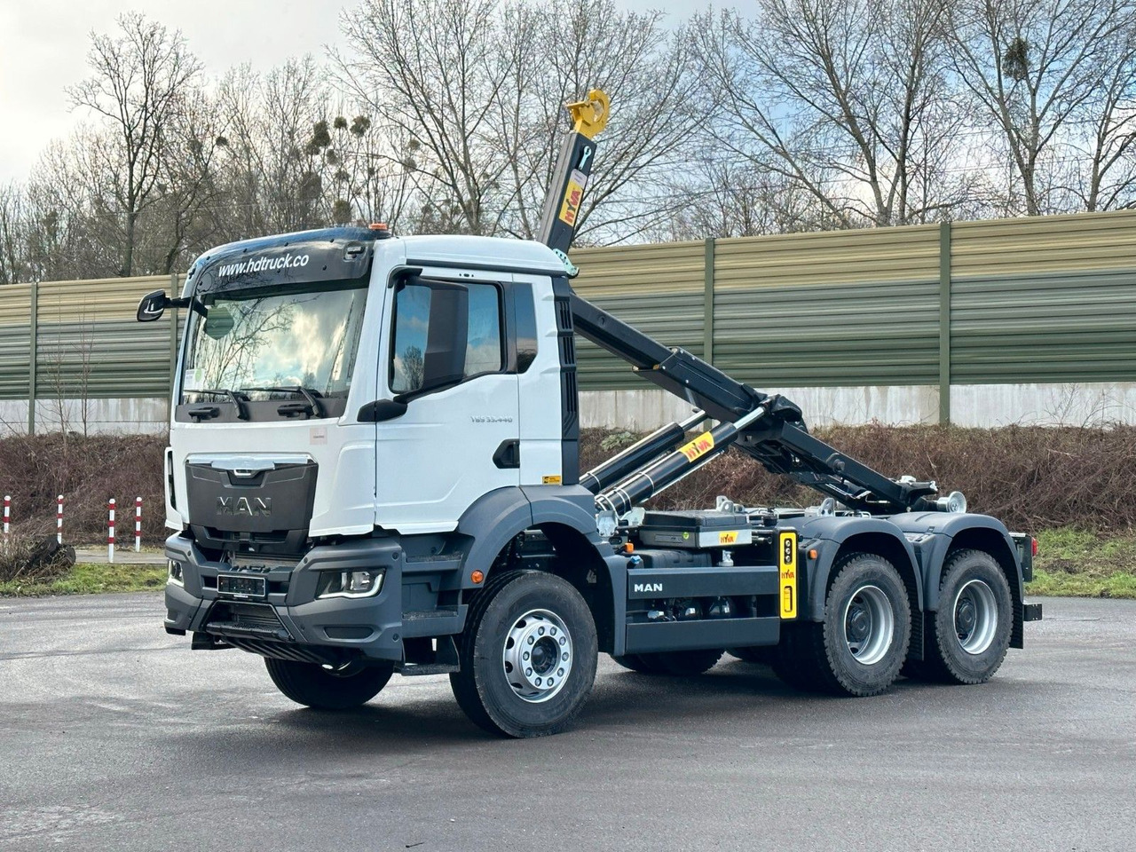 MAN TGS 33.440 6x4 Euro6e Abrollkipper Hyva - Pacēlājs ar āķi, Kravas auto ar manipulatoru: foto 2 MAN TGS 33.440 6x4 Euro6e Abrollkipper Hyva - Pacēlājs ar āķi, Kravas auto ar manipulatoru: foto 2