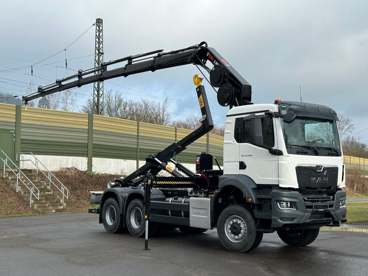 MAN TGS 33.440 6x6 BB Abrollkipper+Kran Hiab 228-6 - Pacēlājs ar āķi, Kravas auto ar manipulatoru: foto 3 MAN TGS 33.440 6x6 BB Abrollkipper+Kran Hiab 228-6 - Pacēlājs ar āķi, Kravas auto ar manipulatoru: foto 3