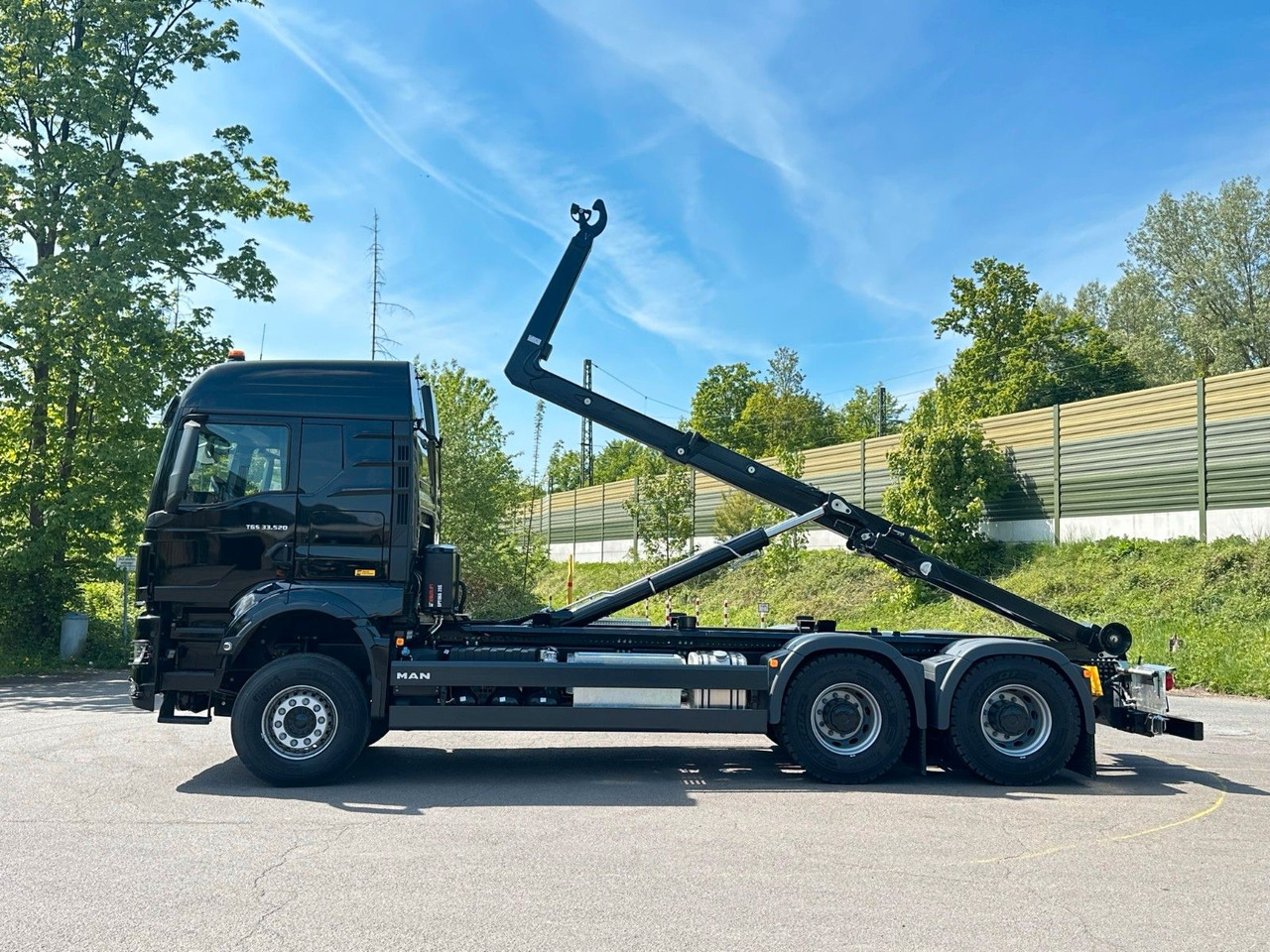 MAN TGS 33.520 6X4 Euro6e Abrollkipper MULTILIFT - Pacēlājs ar āķi, Kravas auto ar manipulatoru: foto 3 MAN TGS 33.520 6X4 Euro6e Abrollkipper MULTILIFT - Pacēlājs ar āķi, Kravas auto ar manipulatoru: foto 3