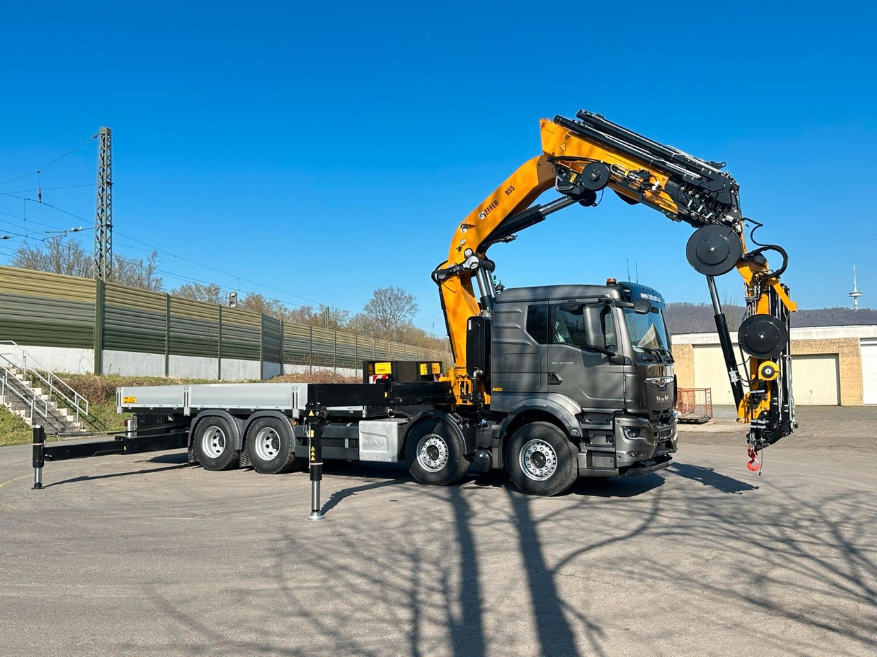 MAN TGS 35.520 8X4 TG 3 EFFER 955-8s +Jib 6sAUTOKRAN - Bortu kravas automašīna/ Platforma, Kravas auto ar manipulatoru: foto 1 MAN TGS 35.520 8X4 TG 3 EFFER 955-8s +Jib 6sAUTOKRAN - Bortu kravas automašīna/ Platforma, Kravas auto ar manipulatoru: foto 1