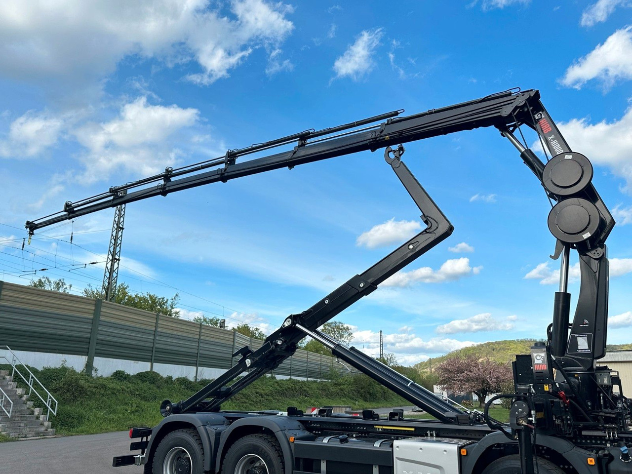 Pacēlājs ar āķi, Kravas auto ar manipulatoru MAN TGS 35.520 8x4  Abrollkipper + Kran HIAB 228-6: foto 14