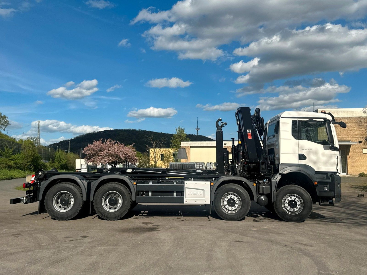 Pacēlājs ar āķi, Kravas auto ar manipulatoru MAN TGS 35.520 8x4  Abrollkipper + Kran HIAB 228-6: foto 7