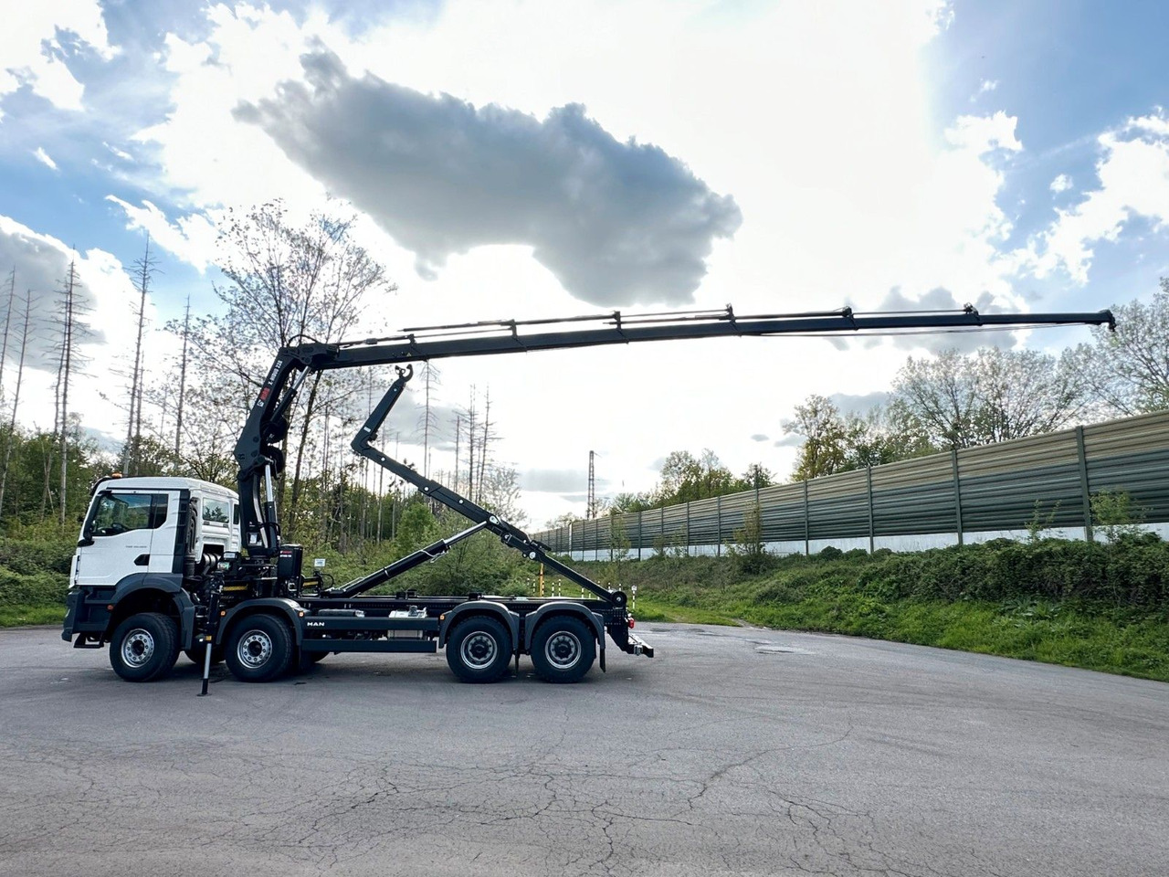 Pacēlājs ar āķi, Kravas auto ar manipulatoru MAN TGS 35.520 8x4  Abrollkipper + Kran HIAB 228-6: foto 15