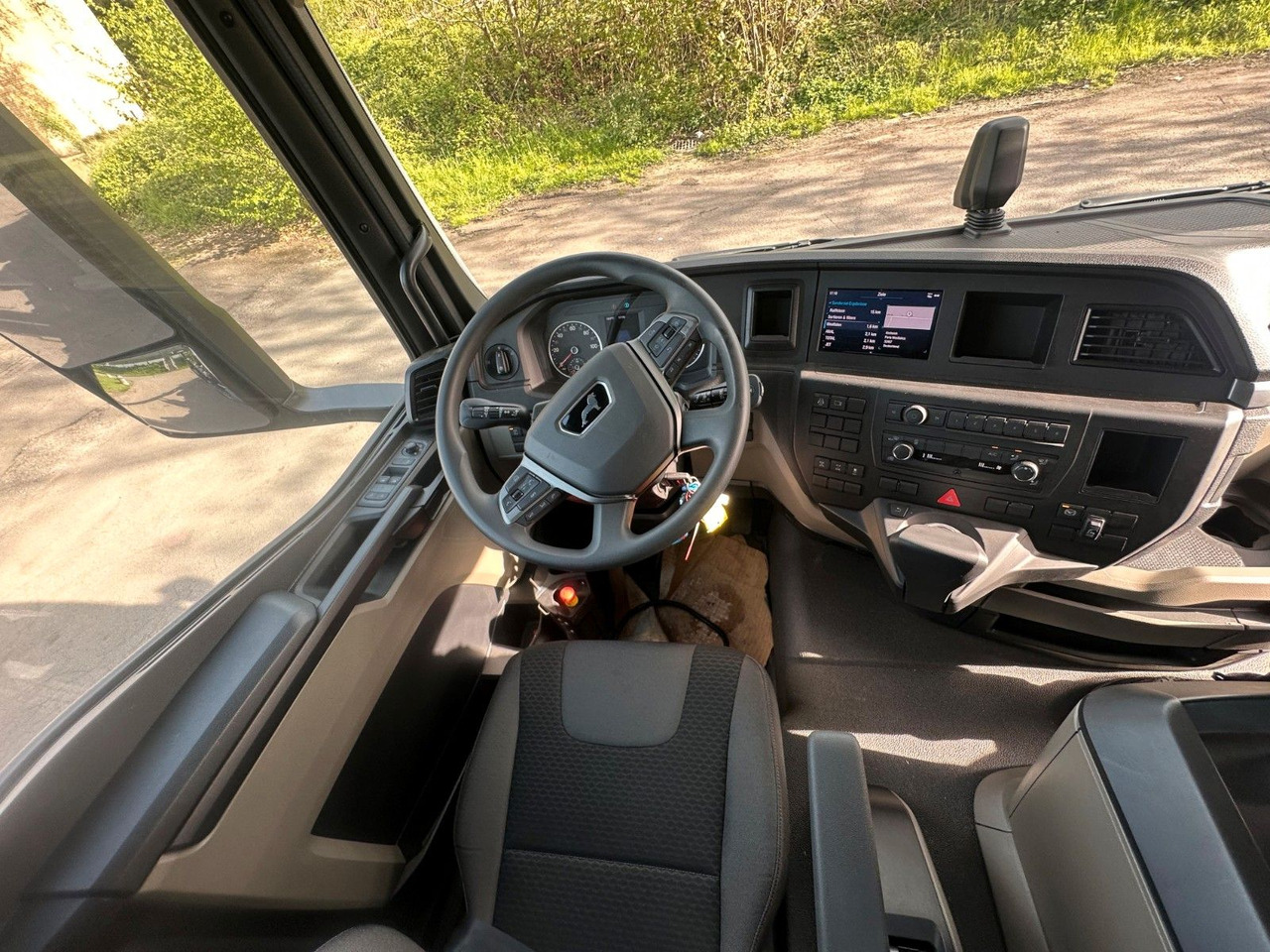 Pacēlājs ar āķi, Kravas auto ar manipulatoru MAN TGS 35.520 8x4  Abrollkipper + Kran HIAB 228-6: foto 24