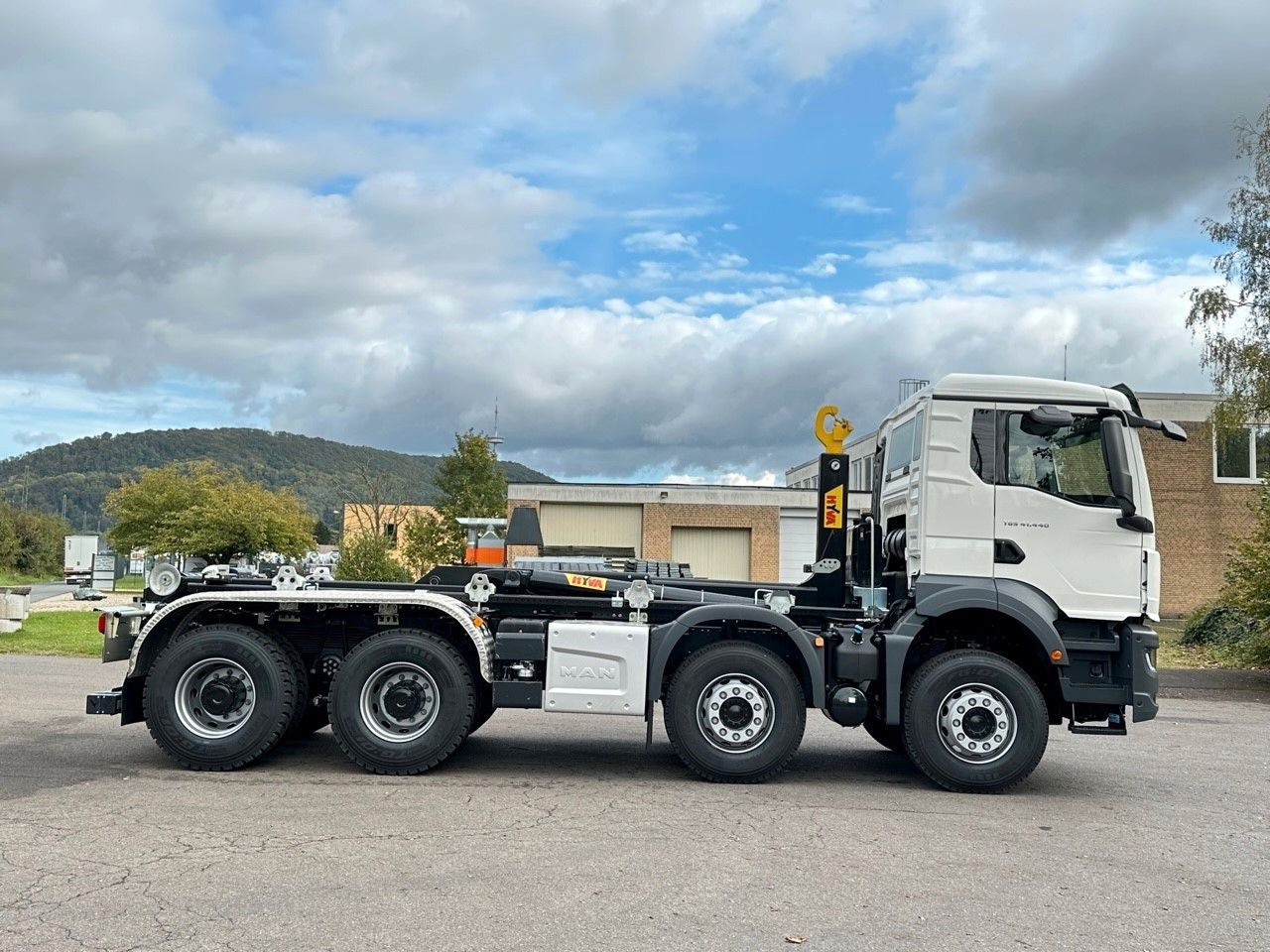 MAN TGS 41.440 8x4 Euro6e Hyva 26-55 Abrollkipper - Pacēlājs ar āķi: foto 5 MAN TGS 41.440 8x4 Euro6e Hyva 26-55 Abrollkipper - Pacēlājs ar āķi: foto 5