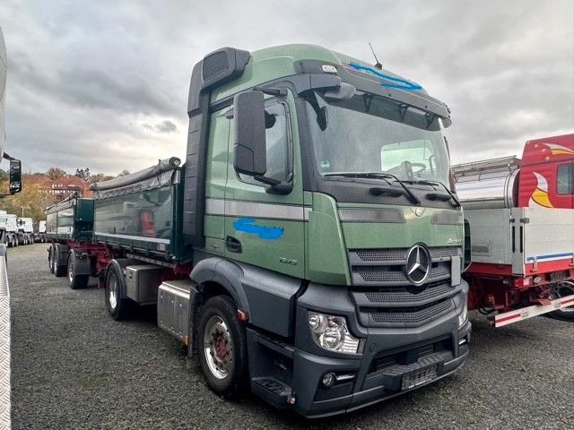 Mercedes-Benz 1845 4x2 - Kravas automašīna pašizgāzējs: foto 1 Mercedes-Benz 1845 4x2 - Kravas automašīna pašizgāzējs: foto 1