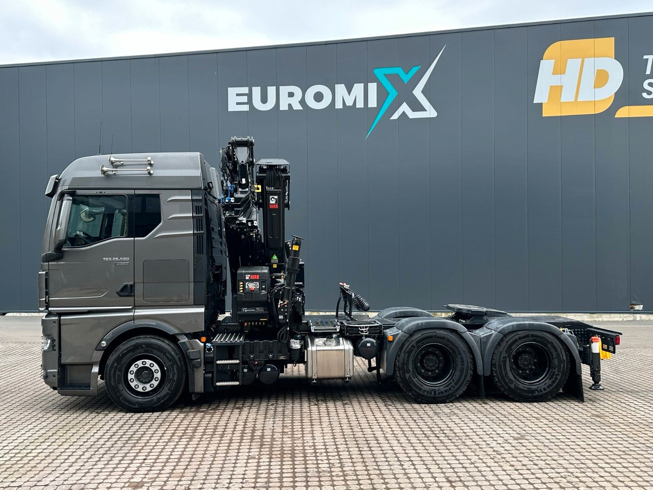 MAN TGX 26.580 6x4 Kran Hiab 302-6 + Jib-4 - Vilcējs: foto 4 MAN TGX 26.580 6x4 Kran Hiab 302-6 + Jib-4 - Vilcējs: foto 4