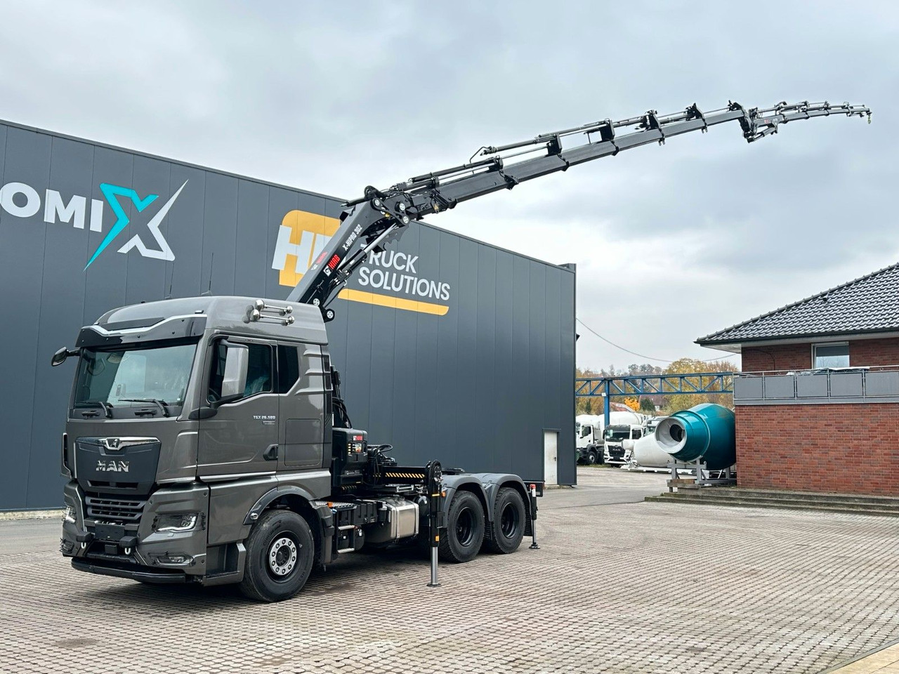 MAN TGX 26.580 6x4 Kran Hiab 302-6 + Jib-4 - Vilcējs: foto 1 MAN TGX 26.580 6x4 Kran Hiab 302-6 + Jib-4 - Vilcējs: foto 1