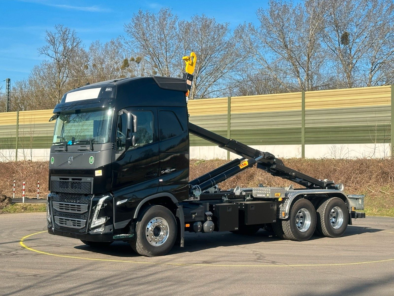 Volvo FH 540 6x4 Abrollkipper Hyva 20-60 - Pacēlājs ar āķi, Kravas auto ar manipulatoru: foto 1 Volvo FH 540 6x4 Abrollkipper Hyva 20-60 - Pacēlājs ar āķi, Kravas auto ar manipulatoru: foto 1