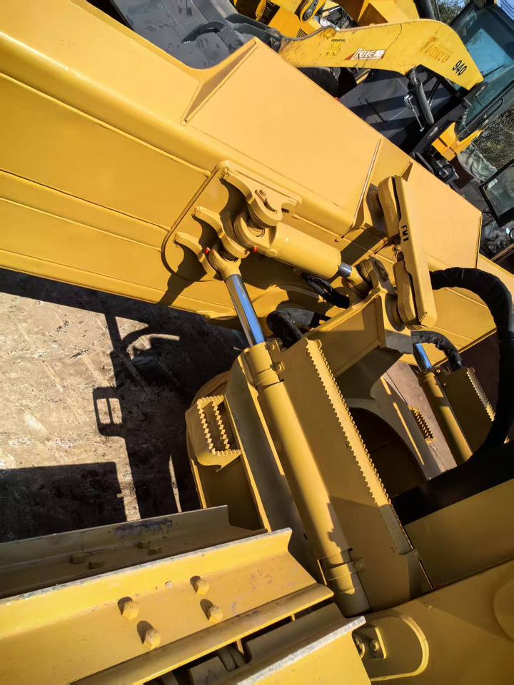 CATERPILLAR D6K - Buldozers: foto 4 CATERPILLAR D6K - Buldozers: foto 4