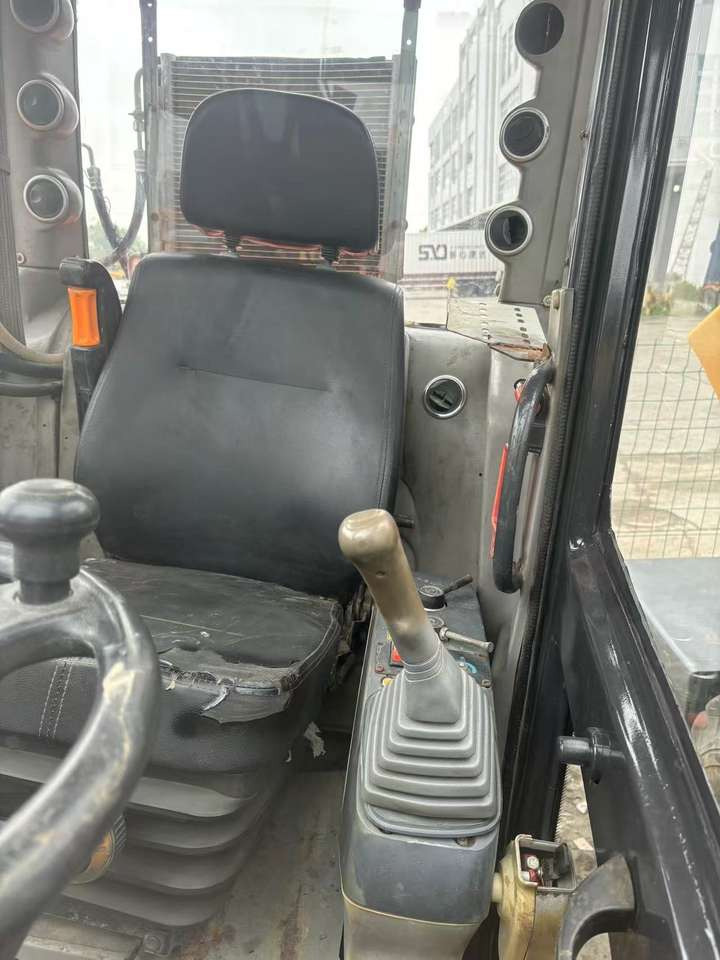 Hot Sale Used Doosan Dx75 Small 7.5t Wheel Excavator South Korea DX75 Mini Excavator for Sale Good Condition līzingu Hot Sale Used Doosan Dx75 Small 7.5t Wheel Excavator South Korea DX75 Mini Excavator for Sale Good Condition: foto 6