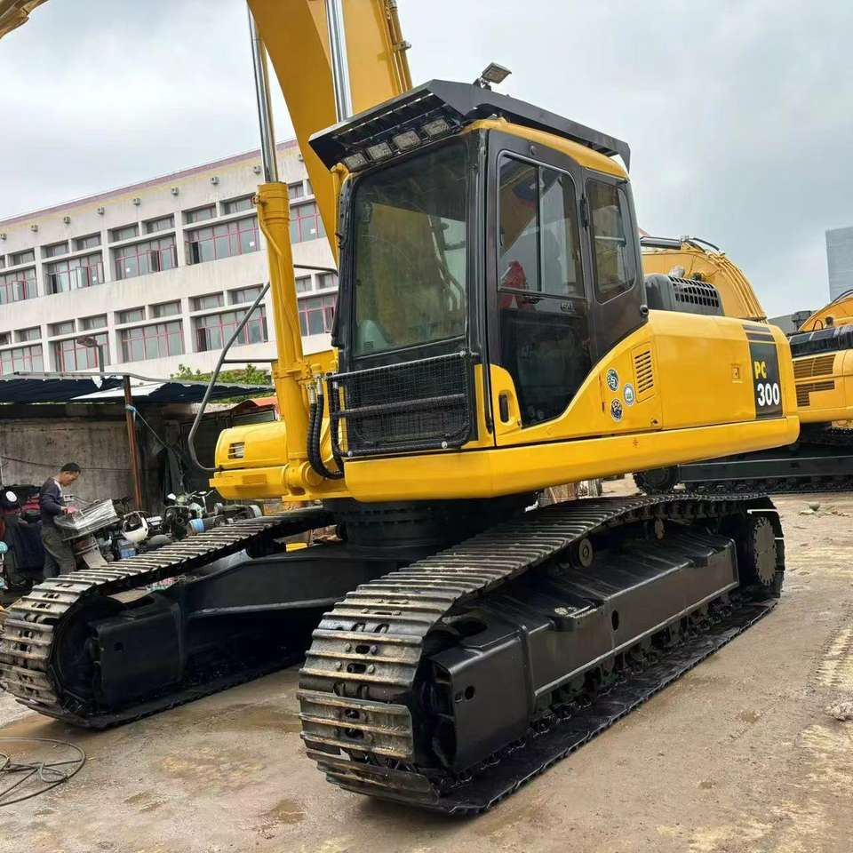 KOMATSU PC 300 - Kāpurķēžu ekskavators: foto 4 KOMATSU PC 300 - Kāpurķēžu ekskavators: foto 4