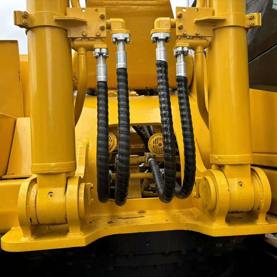 KOMATSU PC 300 - Kāpurķēžu ekskavators: foto 1 KOMATSU PC 300 - Kāpurķēžu ekskavators: foto 1