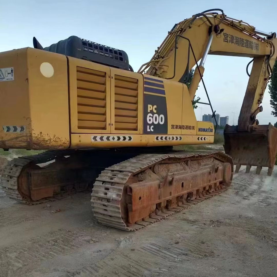 KOMATSU PC 600 LC-8 - Kāpurķēžu ekskavators: foto 1 KOMATSU PC 600 LC-8 - Kāpurķēžu ekskavators: foto 1