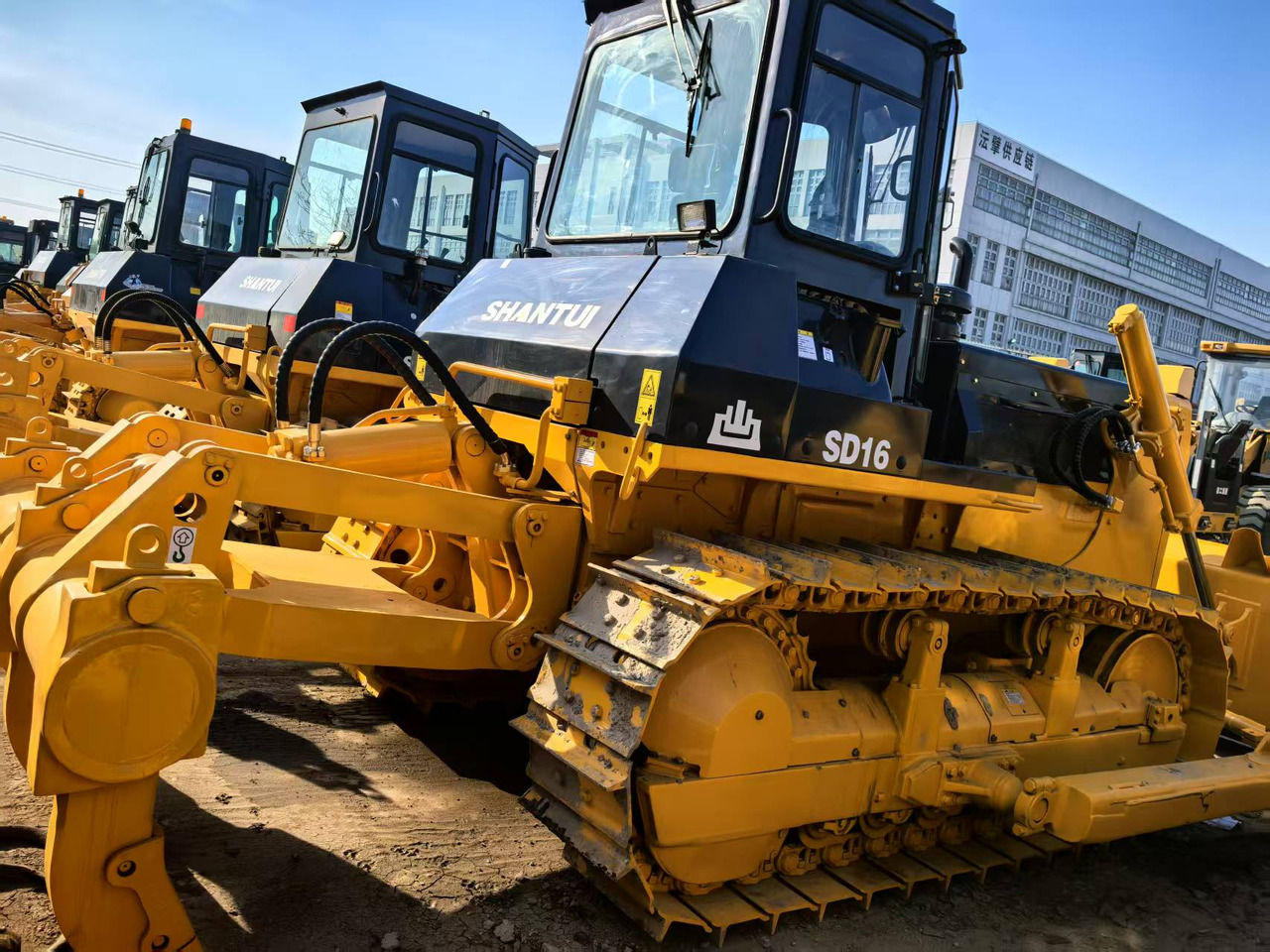 SHANTUI SD16 - Buldozers: foto 2 SHANTUI SD16 - Buldozers: foto 2