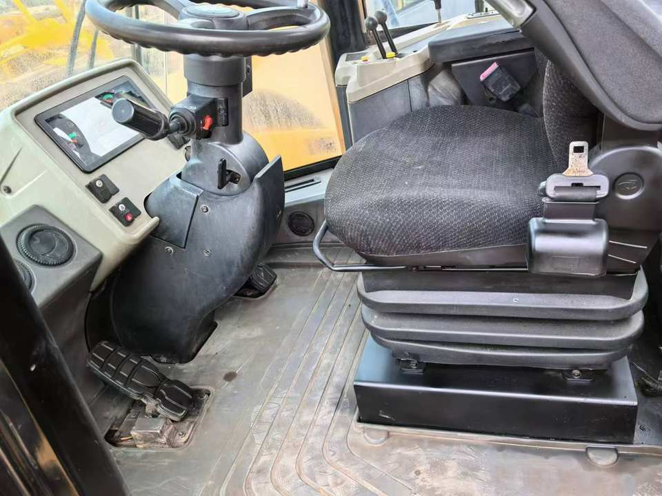 Used Caterpillar 950G RC Wheel Loader Reconditioned Cat 950 with Core Engine Backhoe or Front Loader for Sale - Riteņu iekrāvējs: foto 3 Used Caterpillar 950G RC Wheel Loader Reconditioned Cat 950 with Core Engine Backhoe or Front Loader for Sale - Riteņu iekrāvējs: foto 3
