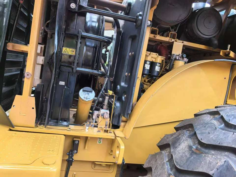 Used Caterpillar 950G RC Wheel Loader Reconditioned Cat 950 with Core Engine Backhoe or Front Loader for Sale - Riteņu iekrāvējs: foto 5 Used Caterpillar 950G RC Wheel Loader Reconditioned Cat 950 with Core Engine Backhoe or Front Loader for Sale - Riteņu iekrāvējs: foto 5