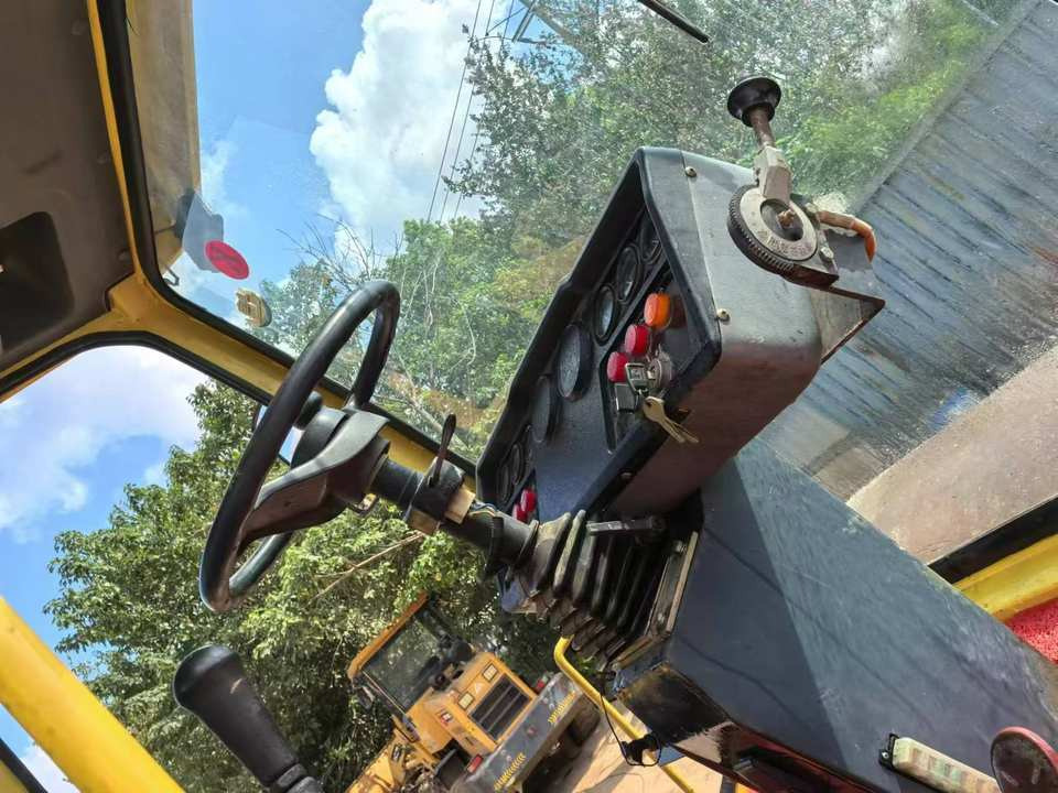 Used Original  Road Roller DYNAPAC CA6500D Road Rollers  High Quality Second Hand Construction Machinery - Vibrorullis: foto 5 Used Original  Road Roller DYNAPAC CA6500D Road Rollers  High Quality Second Hand Construction Machinery - Vibrorullis: foto 5