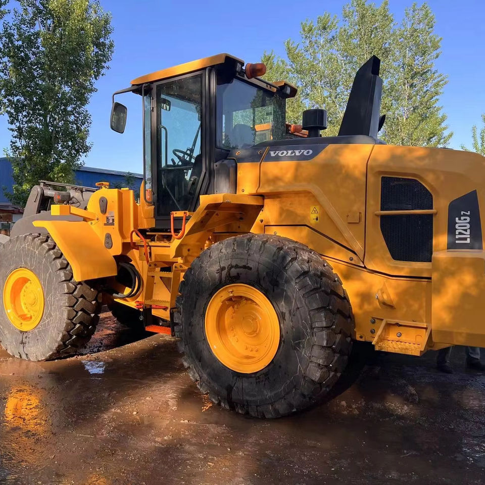 Used Volvo L120GZ 6 Ton Capacity Wheel Loader Available for Sale - Riteņu iekrāvējs: foto 1 Used Volvo L120GZ 6 Ton Capacity Wheel Loader Available for Sale - Riteņu iekrāvējs: foto 1
