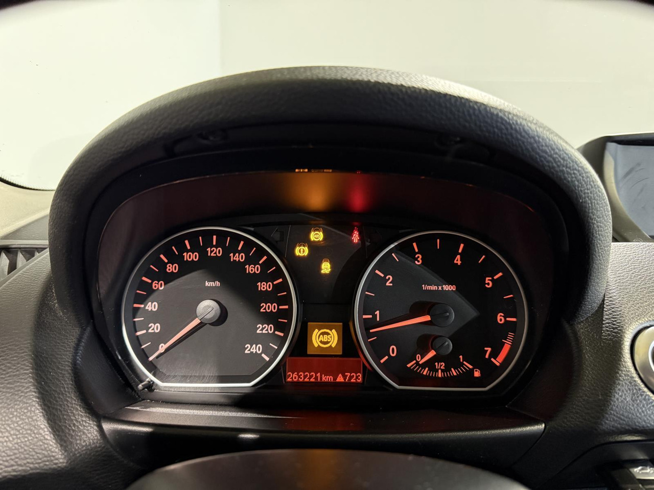 BMW | 1-serie | 116i EffDyn. Ed. Business Line Ultimate Edition | 2011 | 263.221 km | 05RHG5 | Logisch - Hečbeks: foto 2 BMW | 1-serie | 116i EffDyn. Ed. Business Line Ultimate Edition | 2011 | 263.221 km | 05RHG5 | Logisch - Hečbeks: foto 2