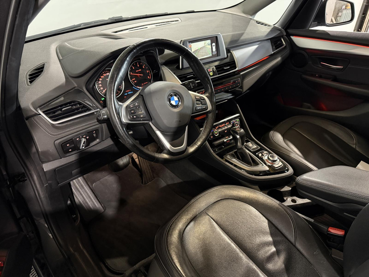 BMW | 2-serie Active Tourer | 218d Corporate Lease Luxury | 2015 | 223.959 km | HG351B | Logisch - Vieglā automašīna: foto 2 BMW | 2-serie Active Tourer | 218d Corporate Lease Luxury | 2015 | 223.959 km | HG351B | Logisch - Vieglā automašīna: foto 2