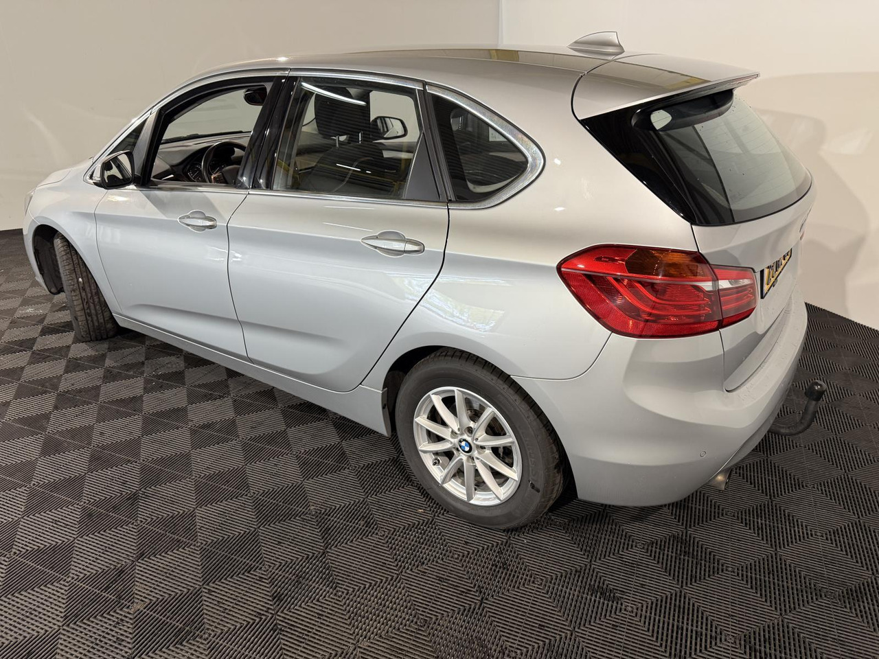 BMW 2-serie Active Tourer 218i Executive 2015 198.295 km 2-ZGX-00 - Vieglā automašīna: foto 3 BMW 2-serie Active Tourer 218i Executive 2015 198.295 km 2-ZGX-00 - Vieglā automašīna: foto 3