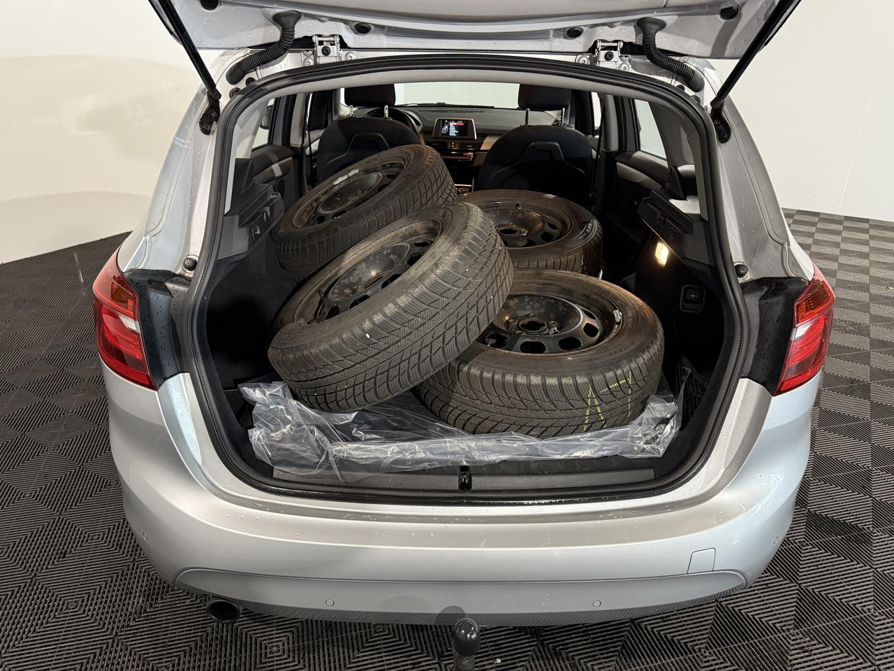BMW 2-serie Active Tourer 218i Executive 2015 198.295 km 2-ZGX-00 - Vieglā automašīna: foto 5 BMW 2-serie Active Tourer 218i Executive 2015 198.295 km 2-ZGX-00 - Vieglā automašīna: foto 5