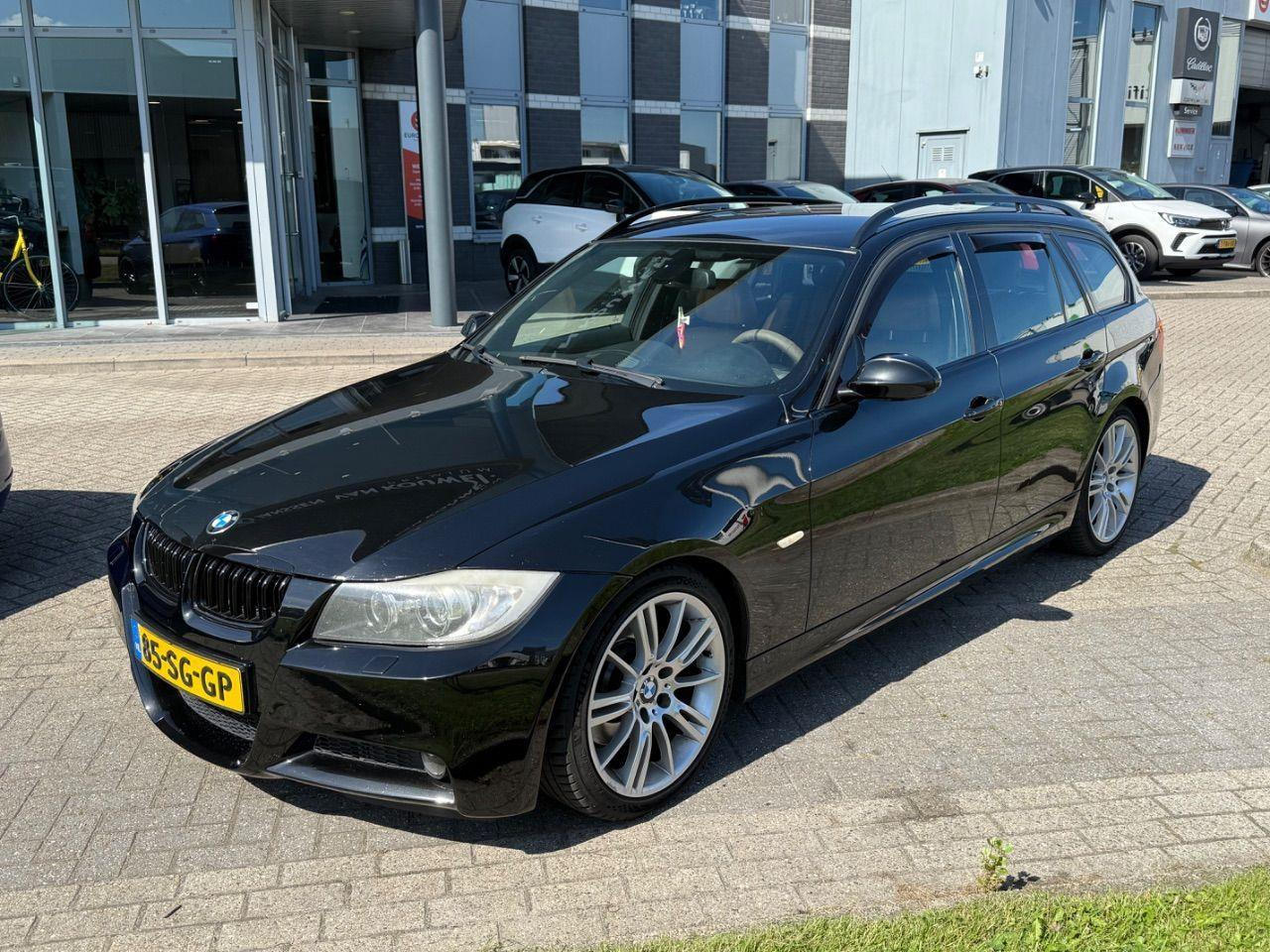 BMW 3 - serie Touring 330i Dynamic Executive | 2006 | 329.515 km | Automaat | 85SGGP | NAP: Logisch - Vieglā automašīna: foto 1 BMW 3 - serie Touring 330i Dynamic Executive | 2006 | 329.515 km | Automaat | 85SGGP | NAP: Logisch - Vieglā automašīna: foto 1
