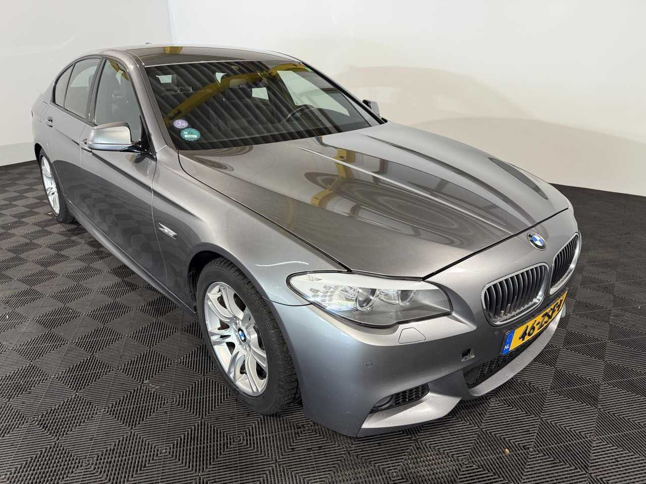 BMW | 5-serie | 520i High Executive | 2013 | 218.545 km | 46ZSF1 | Logisch - Sedans: foto 3 BMW | 5-serie | 520i High Executive | 2013 | 218.545 km | 46ZSF1 | Logisch - Sedans: foto 3