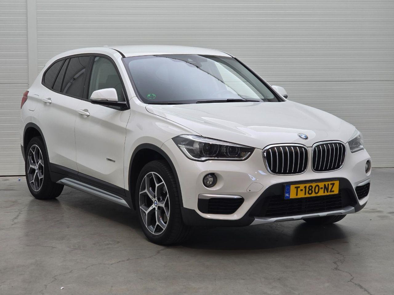 BMW X1 sDrive18i Executive | 2017 | 106.088 km | Automaat | T180NZ | NAP: Geen oordeel - SUV: foto 2 BMW X1 sDrive18i Executive | 2017 | 106.088 km | Automaat | T180NZ | NAP: Geen oordeel - SUV: foto 2