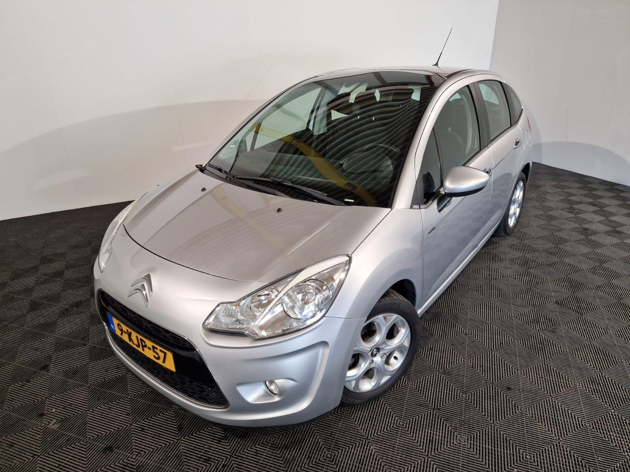 Citroen C3 1.6 Vti | 2012 | 193.593 km | 9-KJP-57 - Hečbeks: foto 1 Citroen C3 1.6 Vti | 2012 | 193.593 km | 9-KJP-57 - Hečbeks: foto 1