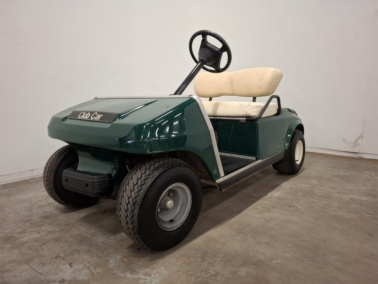 ClubCar DS 2 seater (1) A9747-622827 - Golfa mašīna: foto 1 ClubCar DS 2 seater (1) A9747-622827 - Golfa mašīna: foto 1