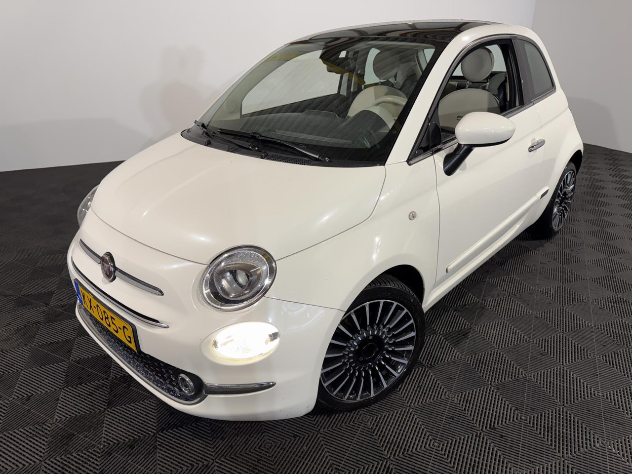 Fiat | 500 | 0.9 TwinAir Turbo Lounge | 2017 | 174.274 km | KX085G | Logisch - Hečbeks: foto 1 Fiat | 500 | 0.9 TwinAir Turbo Lounge | 2017 | 174.274 km | KX085G | Logisch - Hečbeks: foto 1