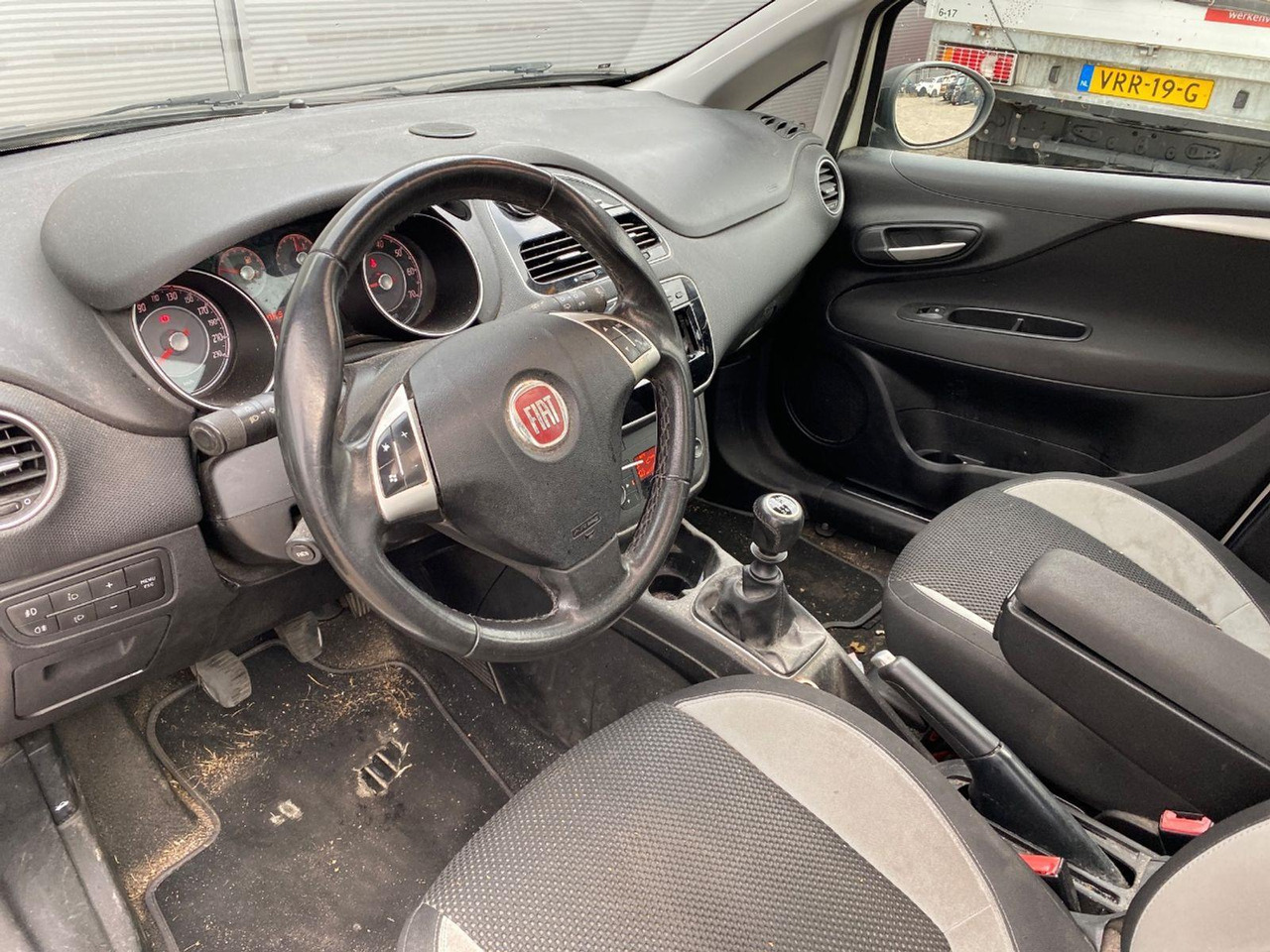 Fiat Punto Evo 0.9 TwinAir Easy | 2012 | 219.036 km | 35XVP9 | NAP: Logisch - Hečbeks: foto 5 Fiat Punto Evo 0.9 TwinAir Easy | 2012 | 219.036 km | 35XVP9 | NAP: Logisch - Hečbeks: foto 5