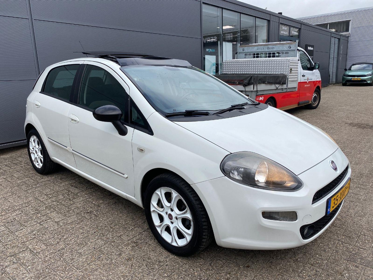 Fiat Punto Evo 0.9 TwinAir Easy | 2012 | 219.036 km | 35XVP9 | NAP: Logisch - Hečbeks: foto 2 Fiat Punto Evo 0.9 TwinAir Easy | 2012 | 219.036 km | 35XVP9 | NAP: Logisch - Hečbeks: foto 2
