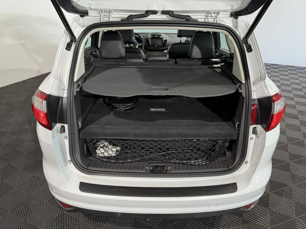 Ford C-Max 2.0 Plug-in Hybrid Titanium Plus | 2015 | 233.632 km | HL-834-P - Vieglā automašīna: foto 5 Ford C-Max 2.0 Plug-in Hybrid Titanium Plus | 2015 | 233.632 km | HL-834-P - Vieglā automašīna: foto 5