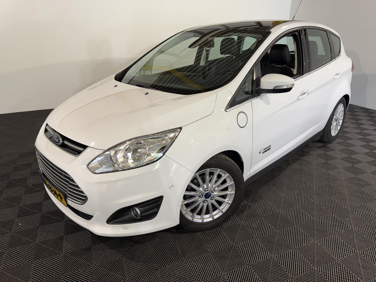 Vieglā automašīna Ford C-Max 2.0 Plug-in Hybrid Titanium Plus | HL-834-P: foto 1