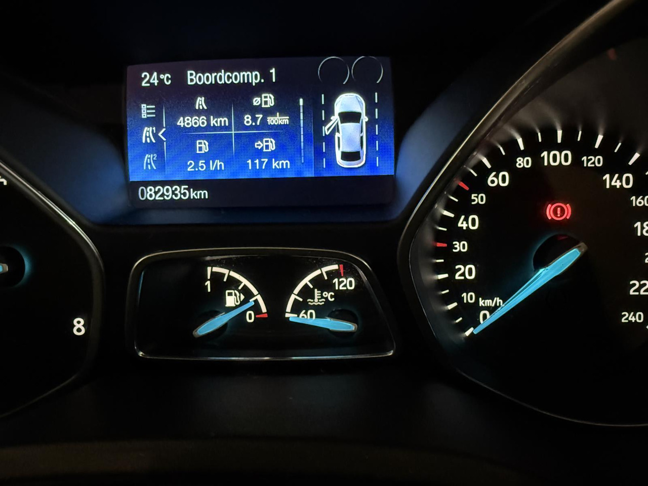 Ford | Focus Wagon | 1.0 Titanium Edition | 2015 | 82.935 km | P162BH | Geen oordeel - Vieglā automašīna: foto 2 Ford | Focus Wagon | 1.0 Titanium Edition | 2015 | 82.935 km | P162BH | Geen oordeel - Vieglā automašīna: foto 2