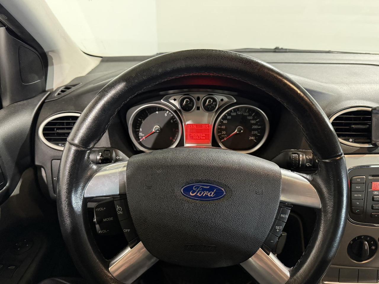 Ford Focus Wagon 1.6 Comfort 33-LKG-1 283.490 km - Vieglā automašīna: foto 3 Ford Focus Wagon 1.6 Comfort 33-LKG-1 283.490 km - Vieglā automašīna: foto 3