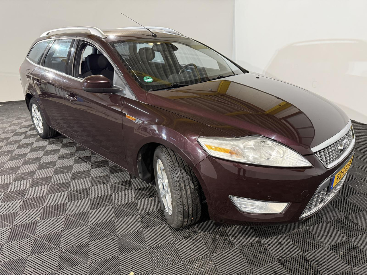 Ford | Mondeo Wagon | 2.0-16V Limited | 2010 | 193.300 km | 93LFJ8 | Logisch - Vieglā automašīna: foto 4 Ford | Mondeo Wagon | 2.0-16V Limited | 2010 | 193.300 km | 93LFJ8 | Logisch - Vieglā automašīna: foto 4