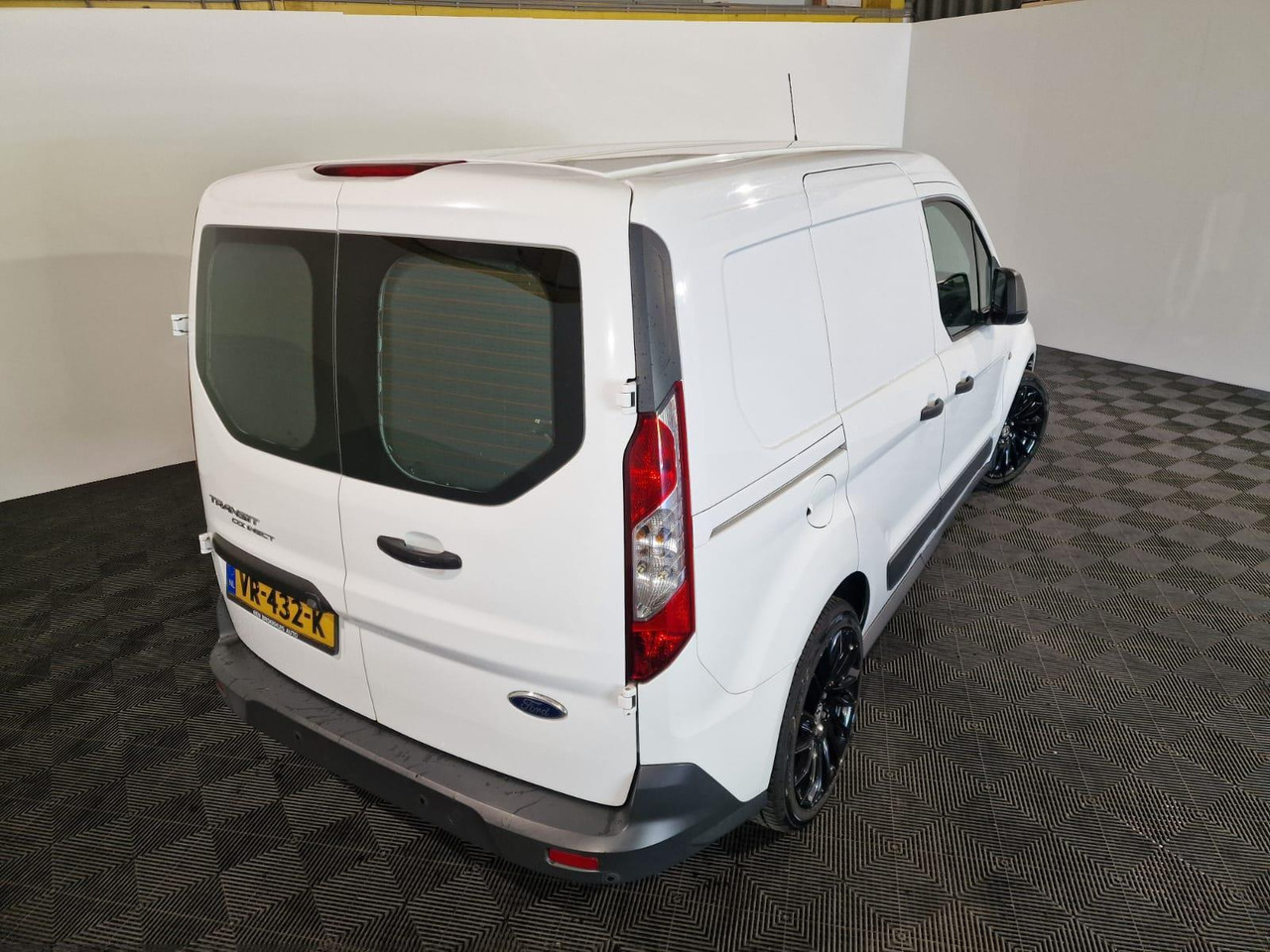 Ford Transit Connect 1.6 TDCI L1 Trend VR-432-K - Mazs furgons: foto 4 Ford Transit Connect 1.6 TDCI L1 Trend VR-432-K - Mazs furgons: foto 4