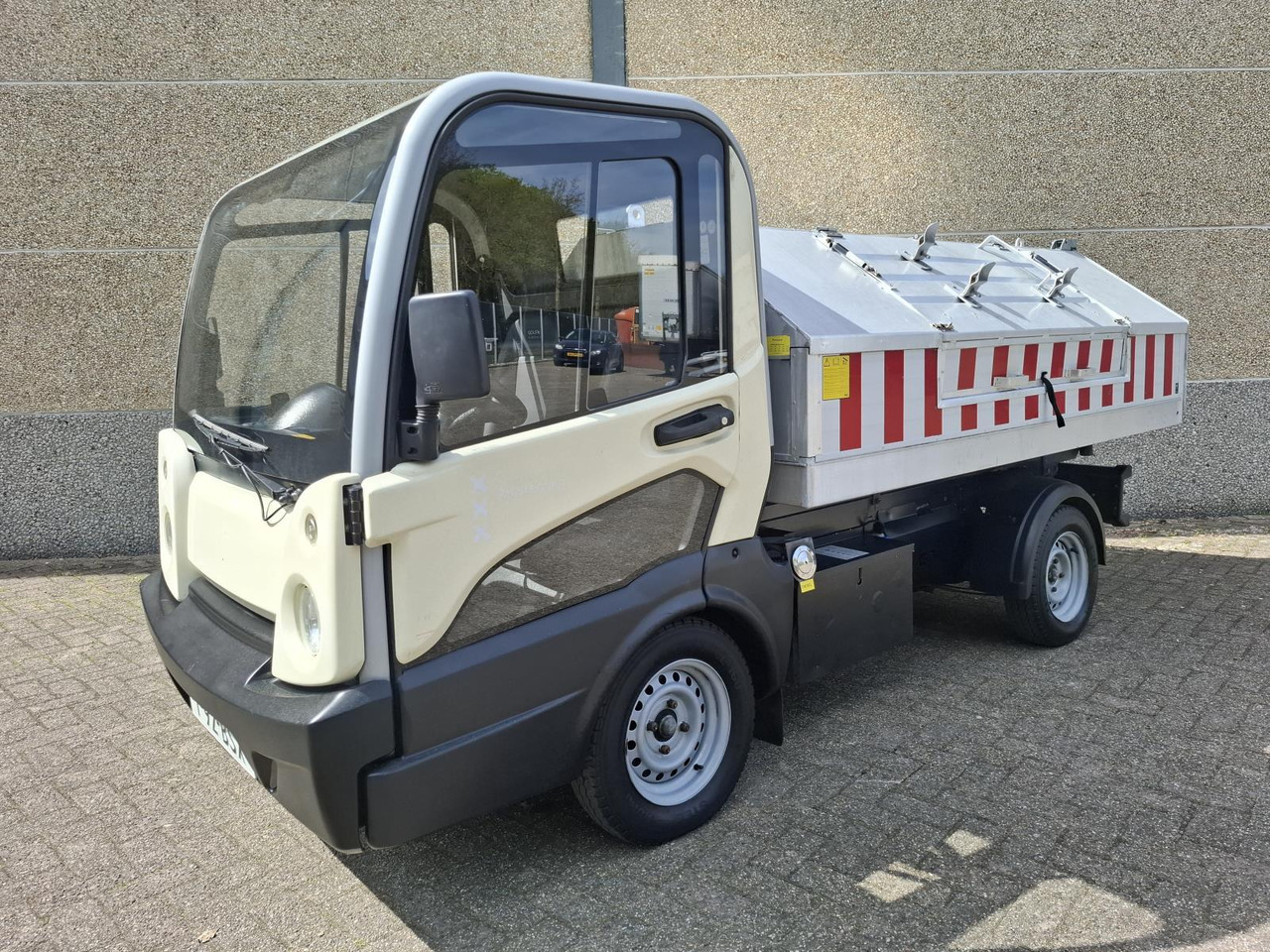 Goupil G5 Elektrische Stratenreinigingsmachine T-92-BSX - Elektriskā komunālā automašīna, Ielu tīrīšanas mašīna: foto 1 Goupil G5 Elektrische Stratenreinigingsmachine T-92-BSX - Elektriskā komunālā automašīna, Ielu tīrīšanas mašīna: foto 1