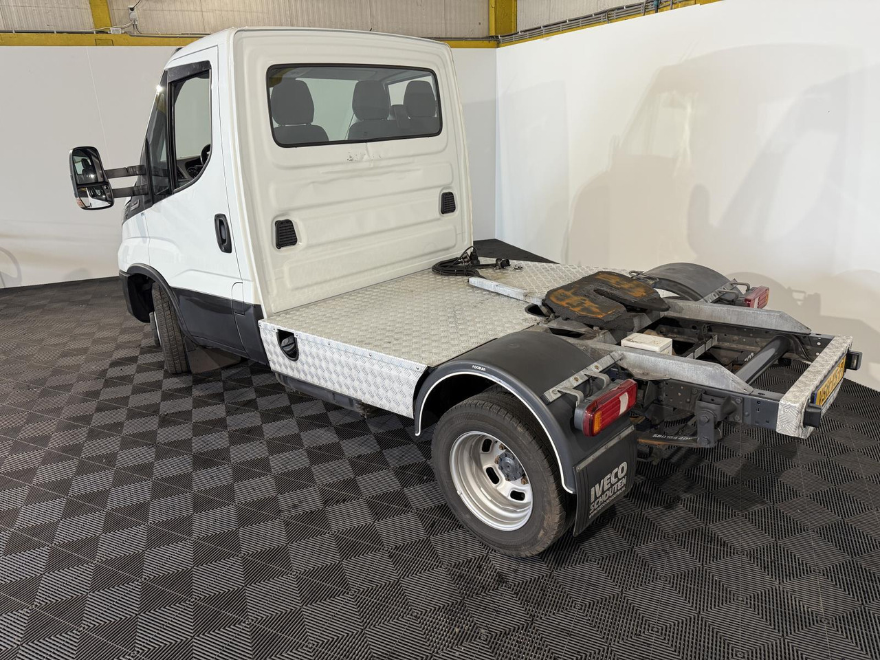 Iveco 40C18 Daily VSH-15-F 201.901 km - BE vilcējs: foto 2 Iveco 40C18 Daily VSH-15-F 201.901 km - BE vilcējs: foto 2