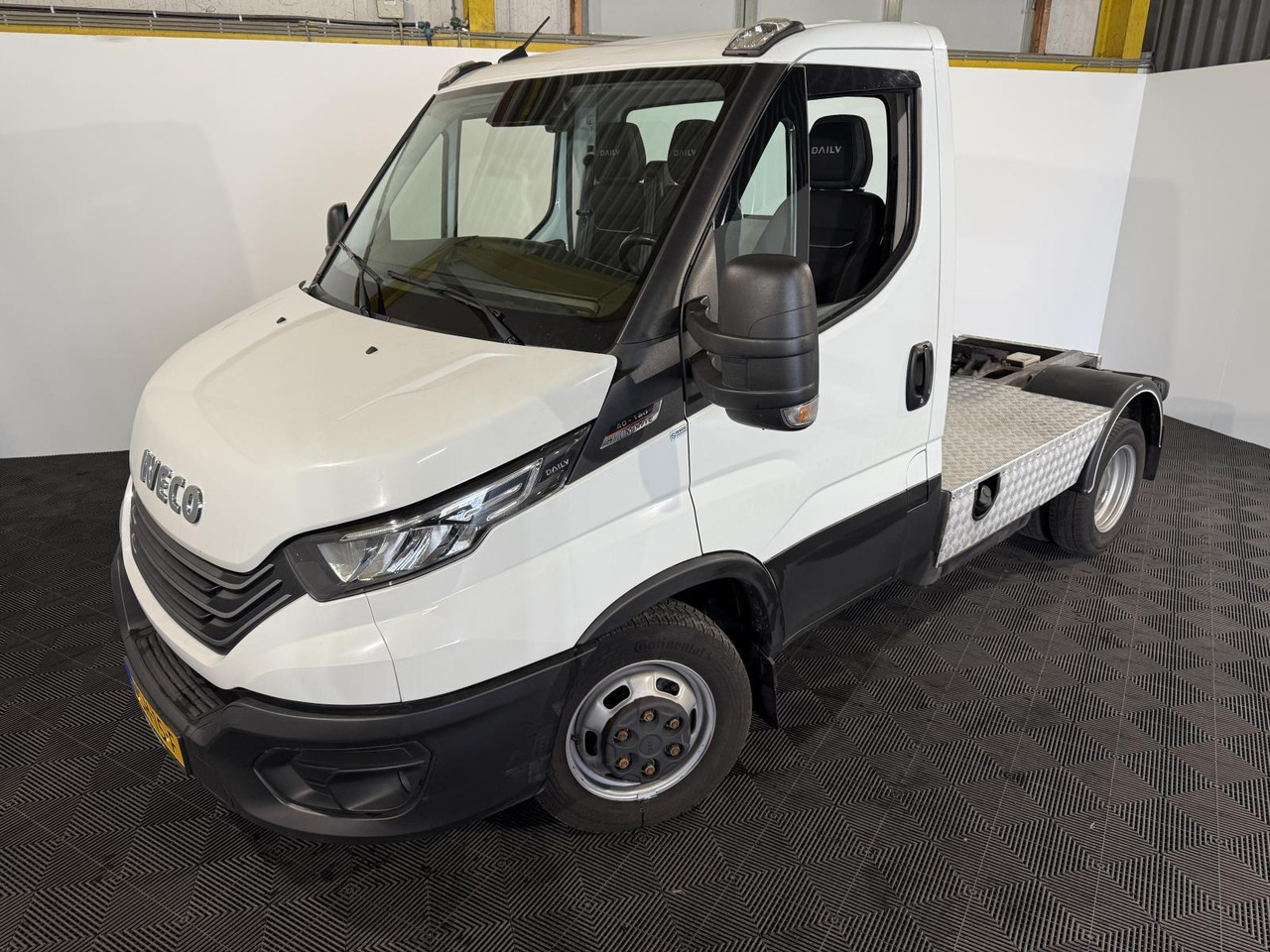 Iveco 40C18 Daily VSH-15-F 201.901 km - BE vilcējs: foto 1 Iveco 40C18 Daily VSH-15-F 201.901 km - BE vilcējs: foto 1