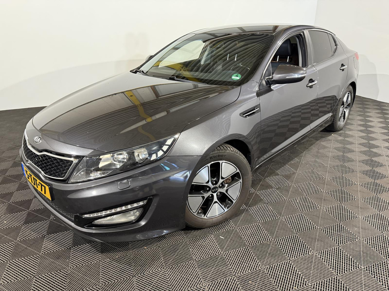 Kia | Optima | 2.0 CVVT Hybrid Super Pack | 2014 | 260.693 km | 5TJT77 | Automaat | Logisch - Sedans: foto 1 Kia | Optima | 2.0 CVVT Hybrid Super Pack | 2014 | 260.693 km | 5TJT77 | Automaat | Logisch - Sedans: foto 1