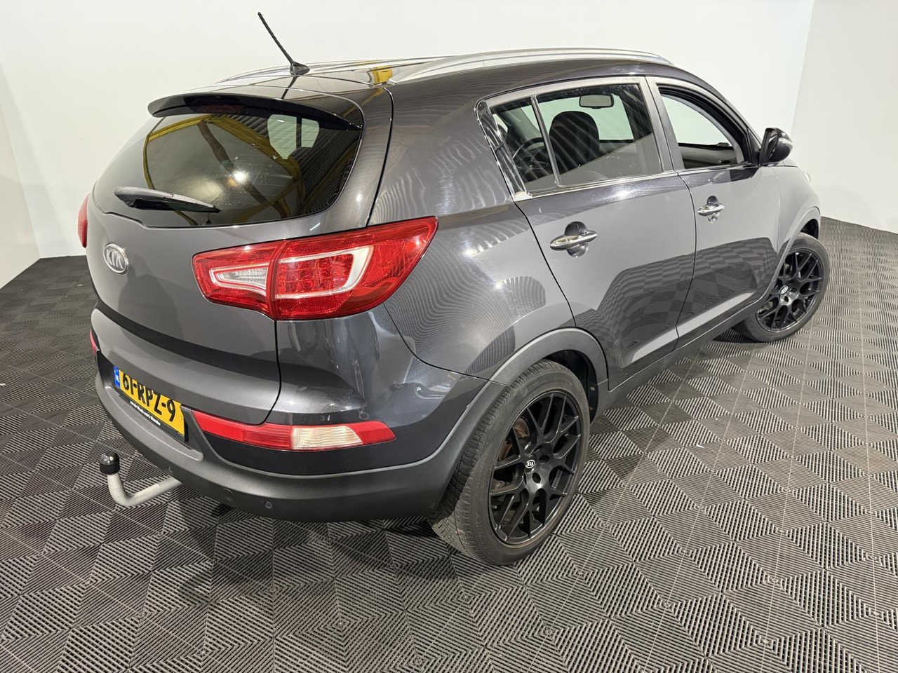 Kia | Sportage | 1.6 GDI X-ecutive Plus Pack | 2011 | 138.229 km | 61RPZ9 | Logisch - SUV: foto 3 Kia | Sportage | 1.6 GDI X-ecutive Plus Pack | 2011 | 138.229 km | 61RPZ9 | Logisch - SUV: foto 3