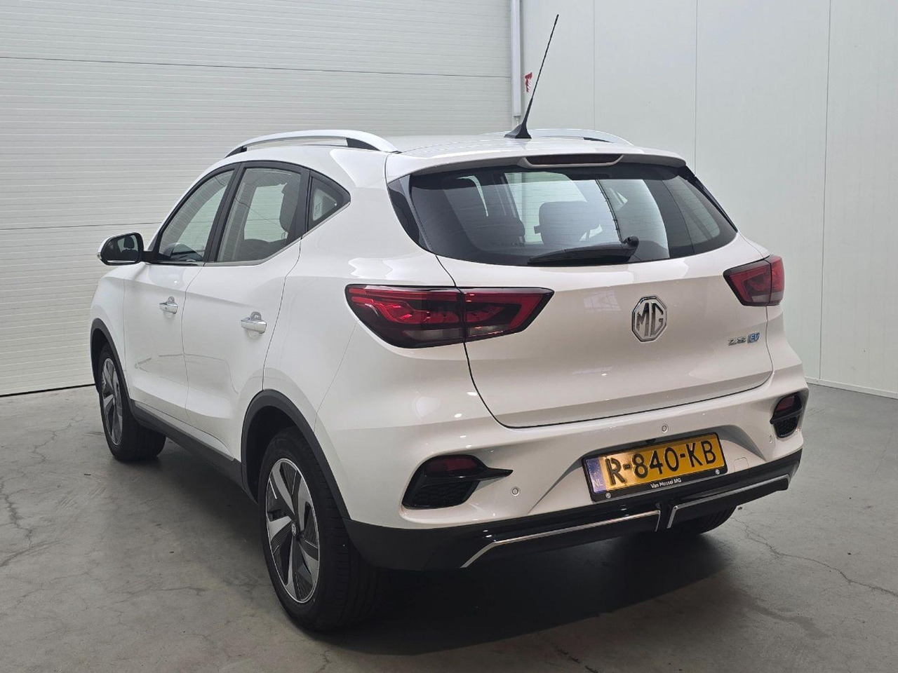 MG MG ZS EV EV Standard Range Comfort 50 kWh | 2022 | 17.023 km | Automaat | R840KB | NAP: Logisch - SUV: foto 3 MG MG ZS EV EV Standard Range Comfort 50 kWh | 2022 | 17.023 km | Automaat | R840KB | NAP: Logisch - SUV: foto 3