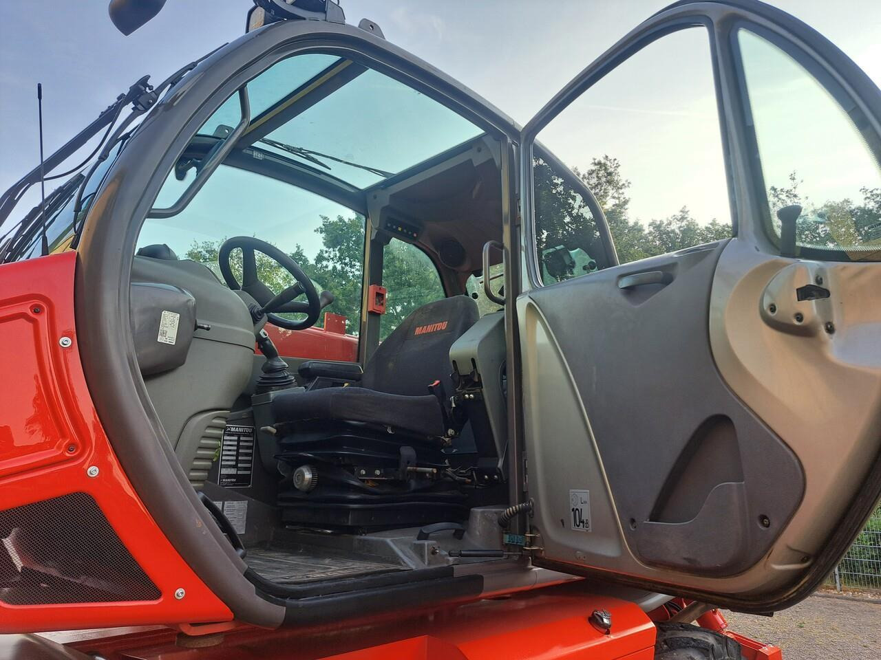 Teleskopiskais iekrāvējs Manitou MRT 2150+ Privilege All-Terrain Roterende Verreiker (2015): foto 12