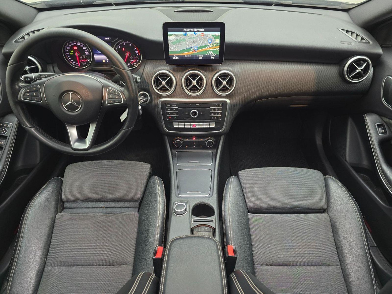 Mercedes-Benz A-klasse 180 Lease Edition Plus | 2017 | 233.018 km | Automaat | NH266H | NAP: Logisch - Hečbeks: foto 5 Mercedes-Benz A-klasse 180 Lease Edition Plus | 2017 | 233.018 km | Automaat | NH266H | NAP: Logisch - Hečbeks: foto 5